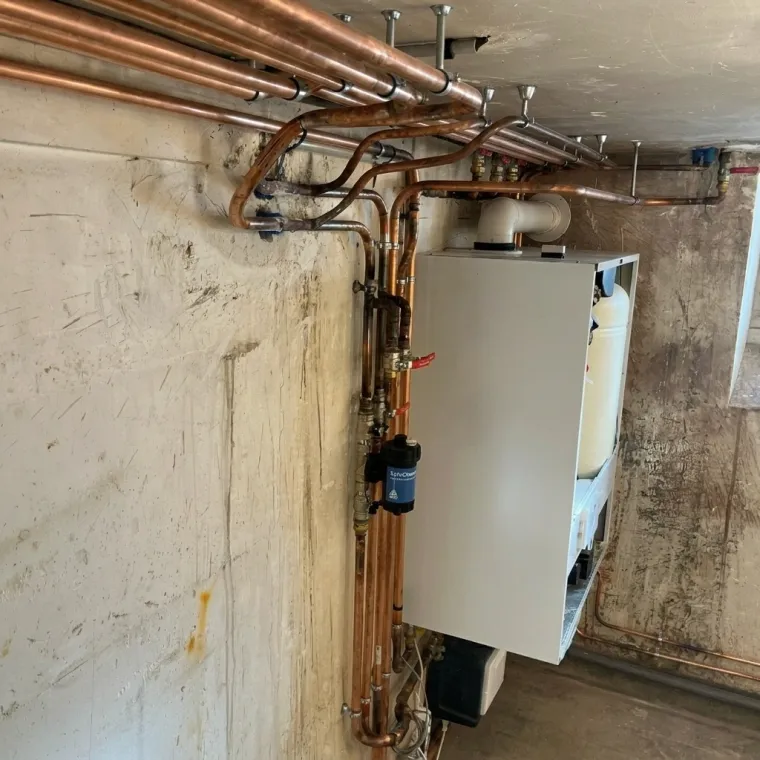 Installation de chauffage avec tuyauterie cuivre à Rennes